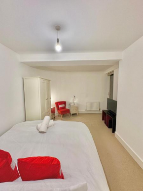 The grange penthouse F2